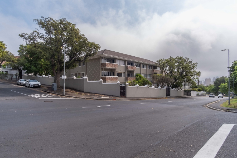 2 Bedroom Property for Sale in Oranjezicht Western Cape